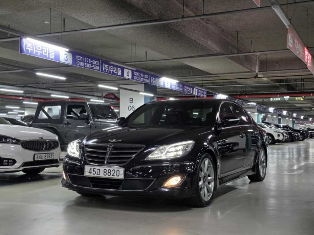 2012 Hyundai Genesis Prada GP500