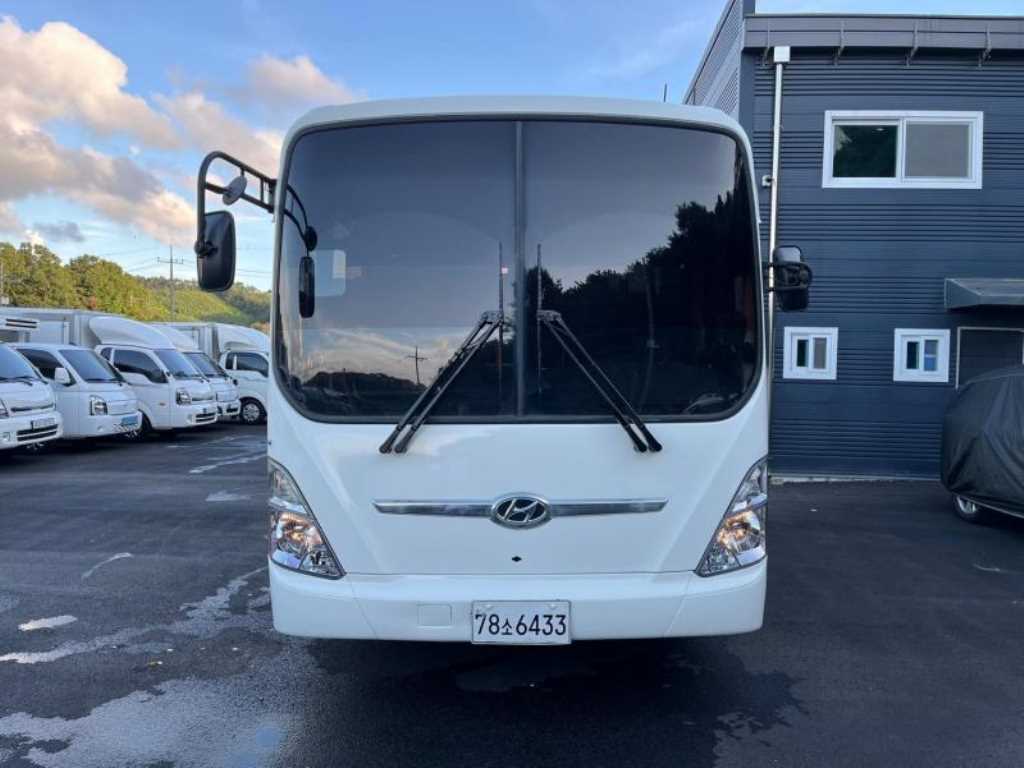 2015 Hyundai Green City DIESEL 34-SEATER